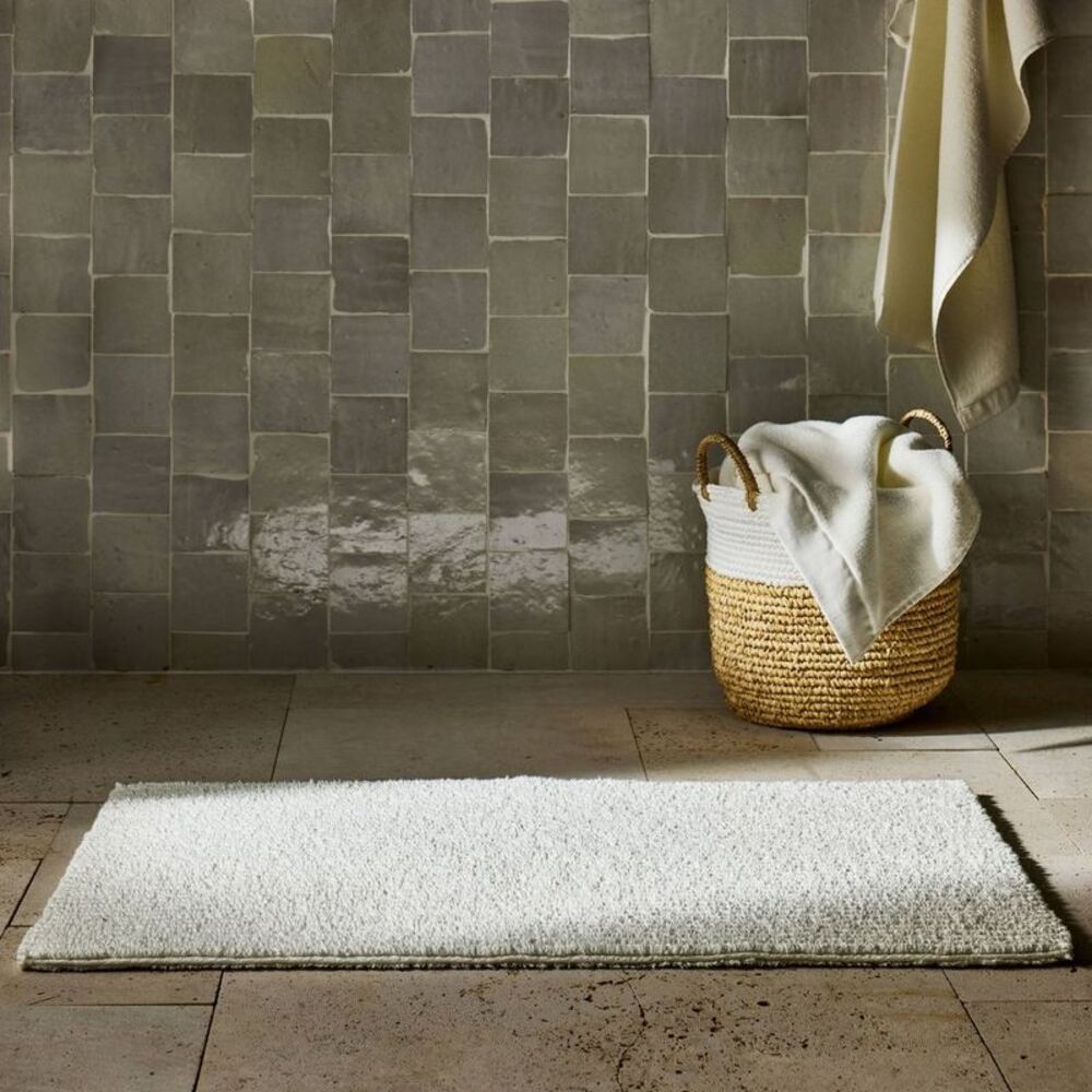 21"x34" Organic Melange Reversible Bath Rug White - Casaluna
